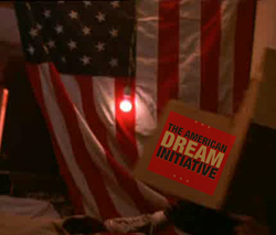 Коллаж, использован кадр из фильма Страх и ненависть в Лас-Вегасе и обложка доклада The American Dream Initiative